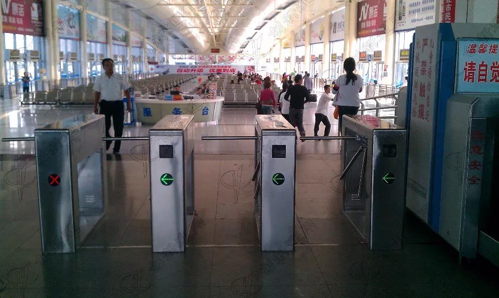 The construction site gate access control system can use tripod turnstiles, swing gates, wing gates,