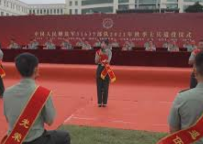 <strong>这场退役仪式只为一名军士举行</strong>