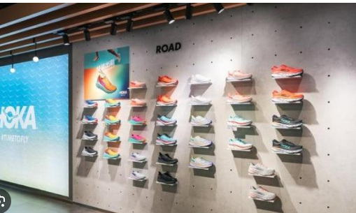 <strong>两大体育零售巨头面临闭店潮</strong>